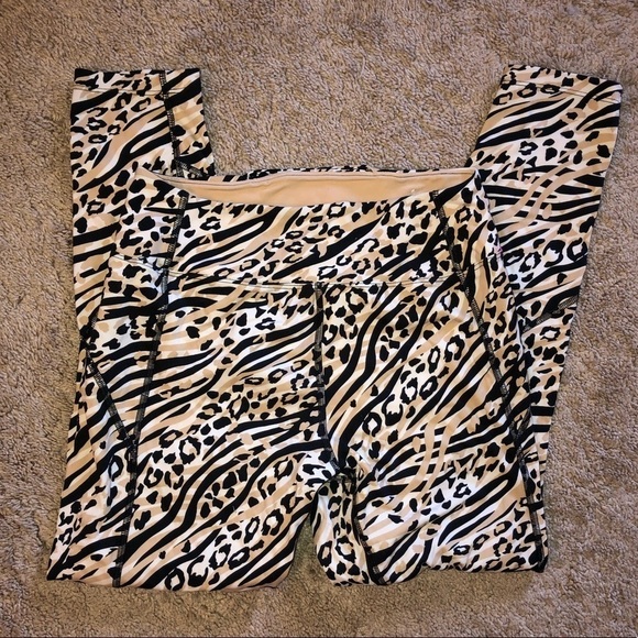 PINK Sport Buttery Soft Leopard Leggings Size Medium - Picture 6 of 8